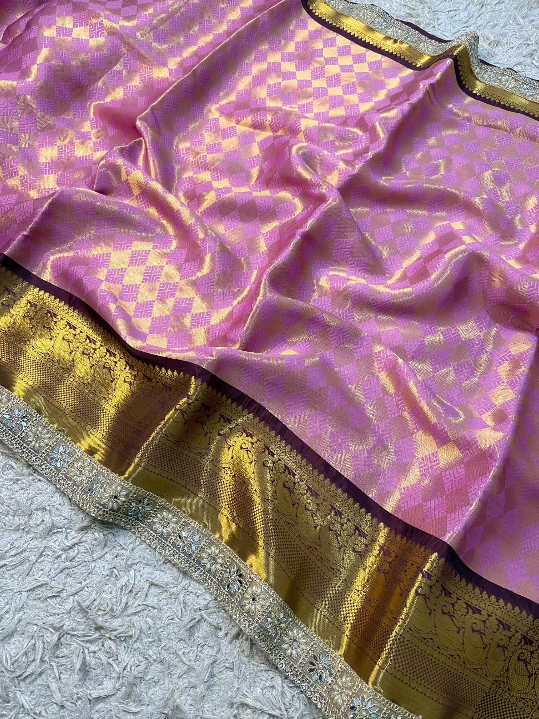 Semi Benarasi with pearl and Kundan work at border